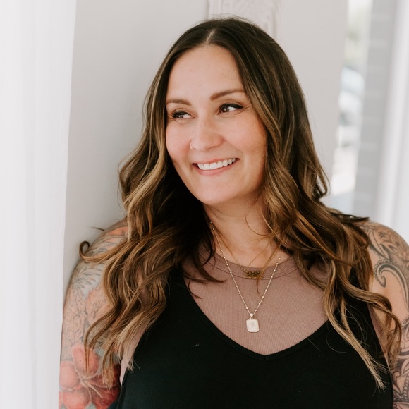 Meet your Posher, Charlene - Picture 1 of 1